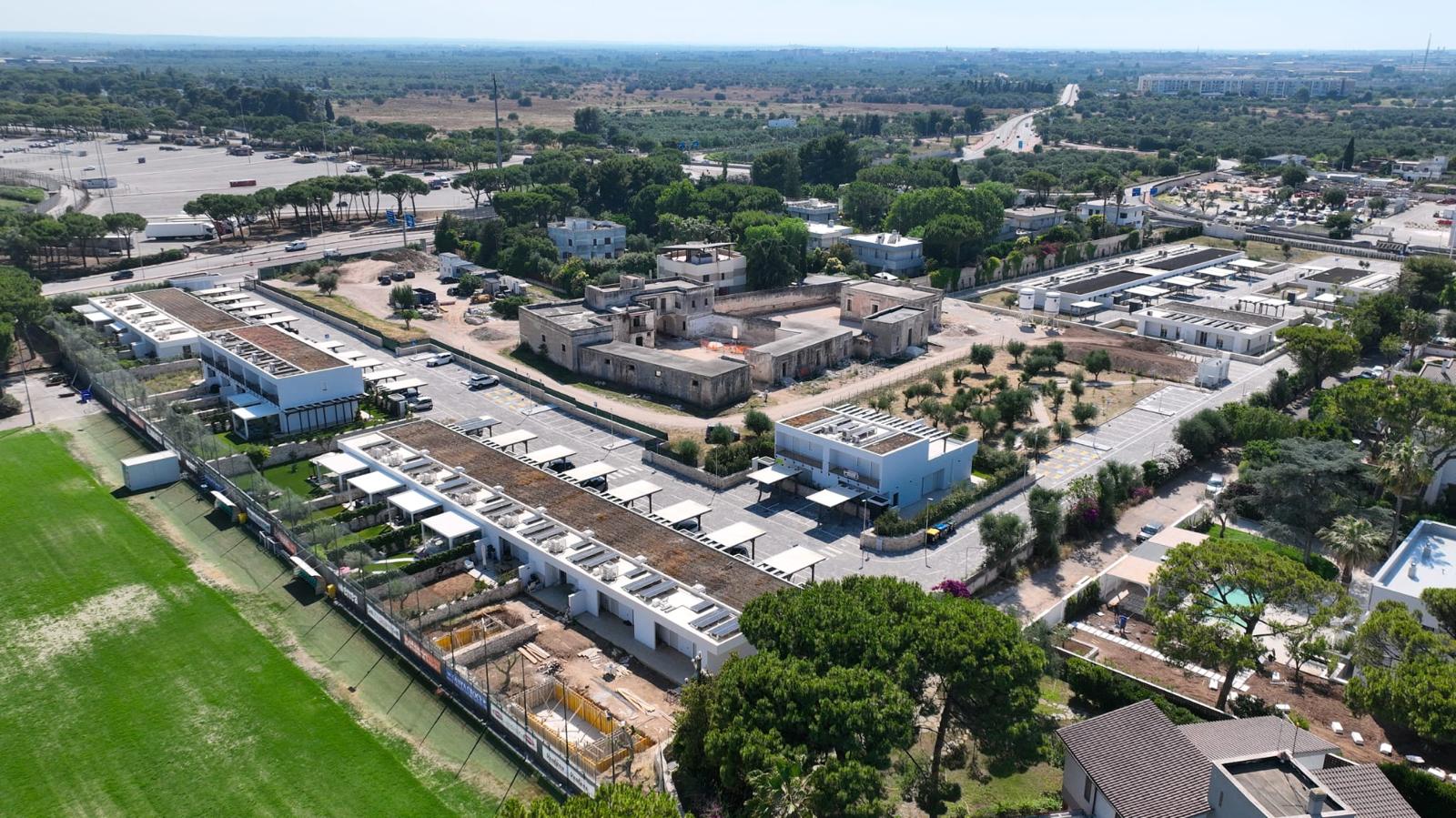 Veduta aerea del cantiere Feudi Torrebella e della masseria storica